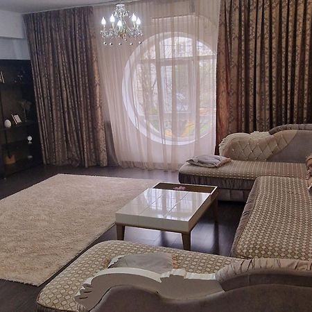 Hotel Jolie Apartments 加拉茨 外观 照片