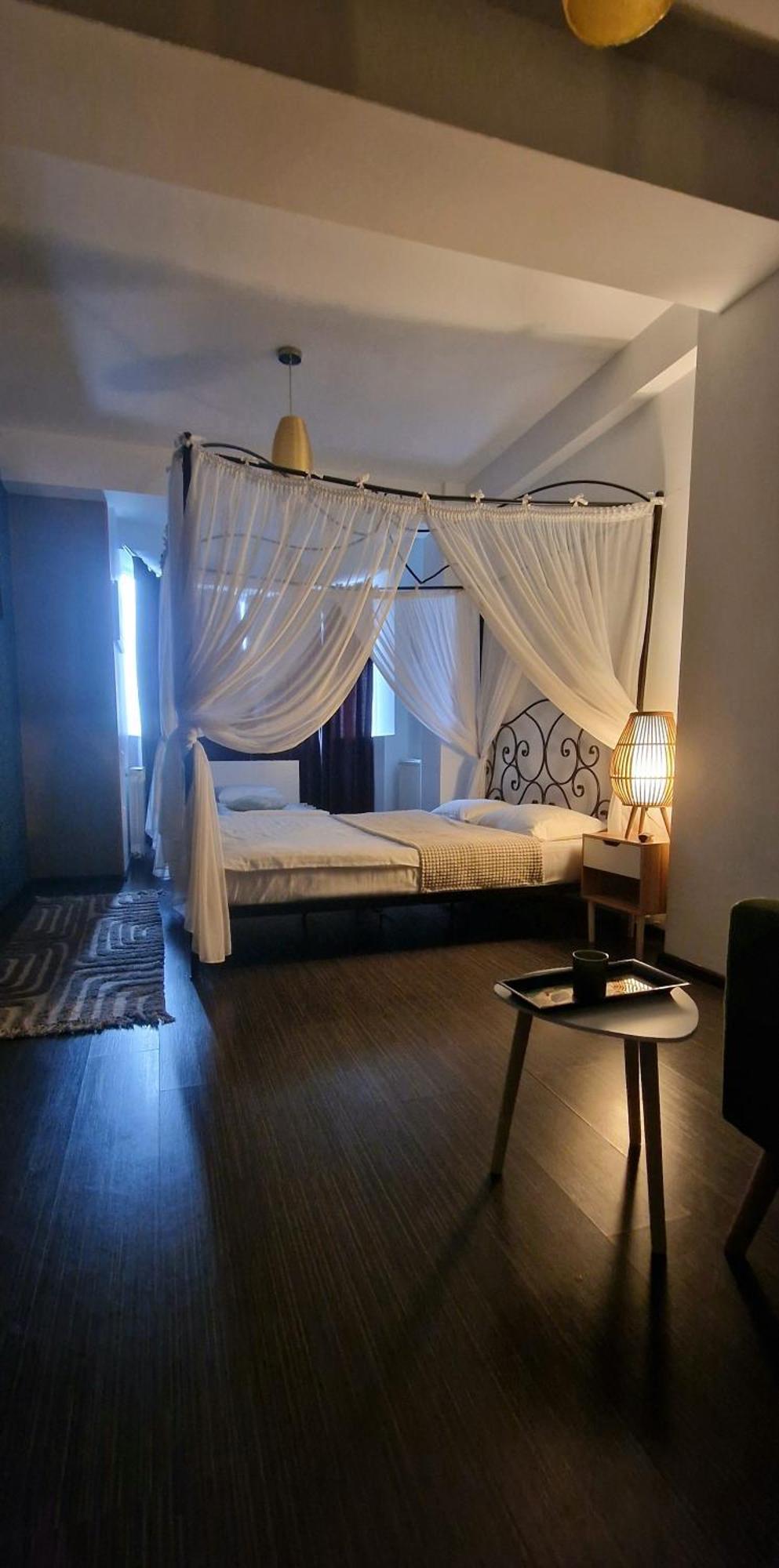 Hotel Jolie Apartments 加拉茨 外观 照片